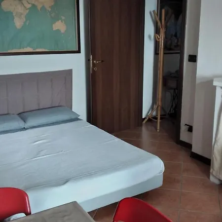 10 Minutes From Turin, Private Parking Apartman Pecetto
